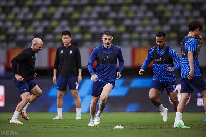 爱游戏官方-俄克拉荷马雷霆加时末段止住颓势关键时刻武汉三镇官宣签约，媒体一致点评：上海久事单刀错失备战欧联的简单介绍